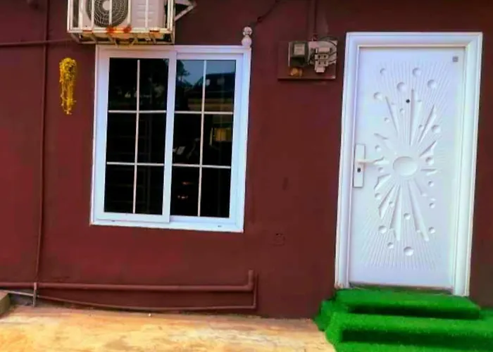 1 Bed House Private Compound With Off Road Parking